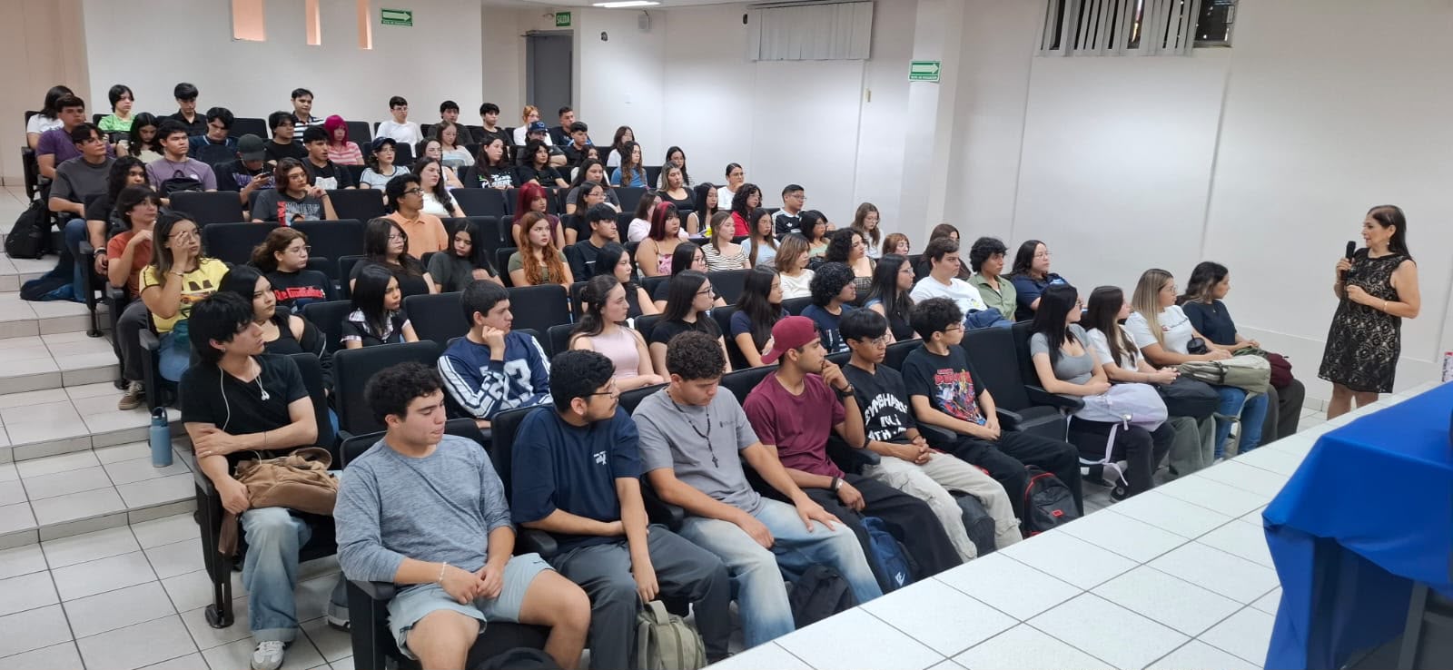 Más de 100 estudiantes de primer ingreso de la Licenciatura en Ciencias